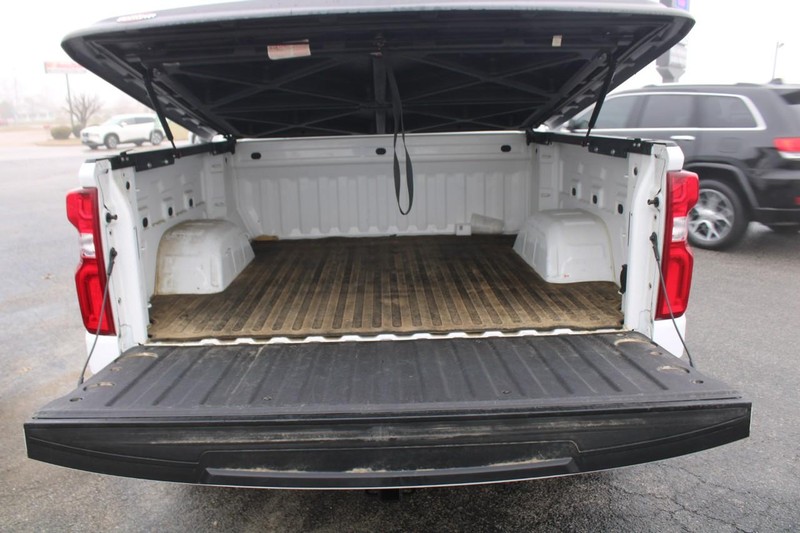 Chevrolet Silverado 1500 Vehicle Full-screen Gallery Image 06