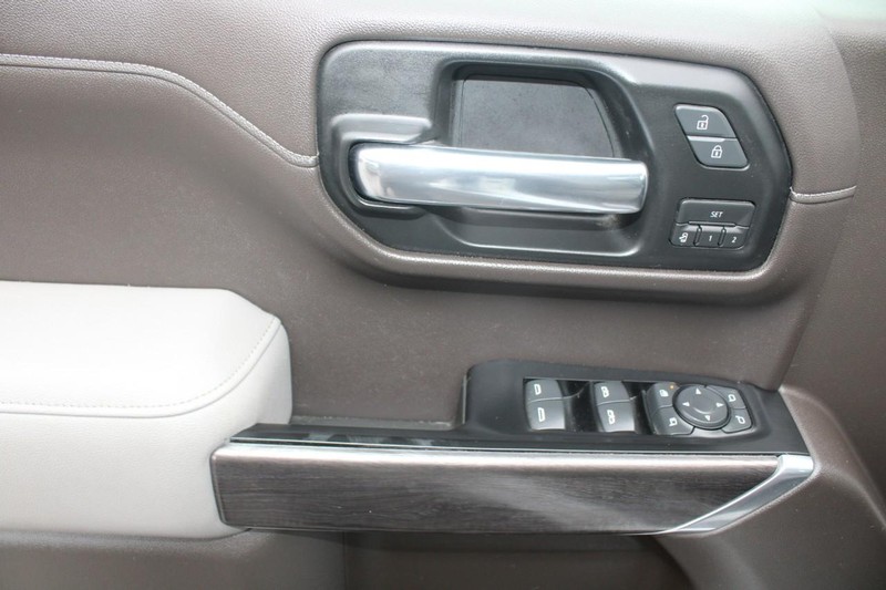 Chevrolet Silverado 1500 Vehicle Full-screen Gallery Image 09