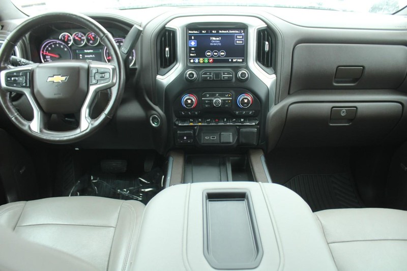 Chevrolet Silverado 1500 Vehicle Full-screen Gallery Image 13