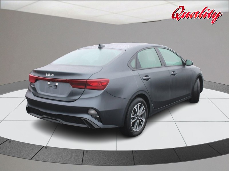 Kia Forte Vehicle Image 03