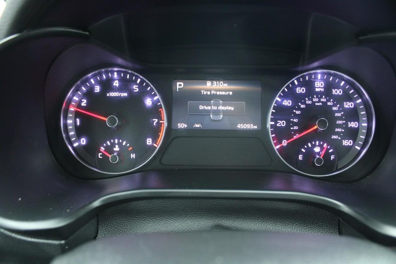 Kia Forte Vehicle Image 18