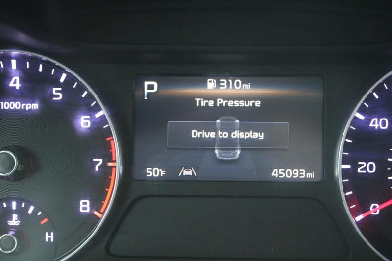 Kia Forte Vehicle Image 19