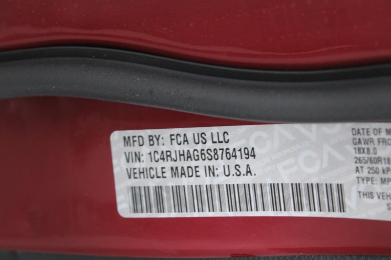 Jeep Grand Cherokee Vehicle Image 08