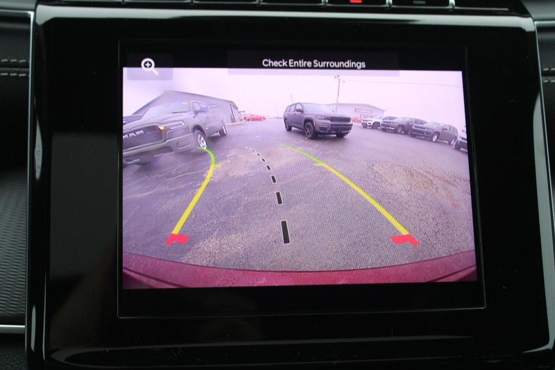 Jeep Grand Cherokee Vehicle Image 09