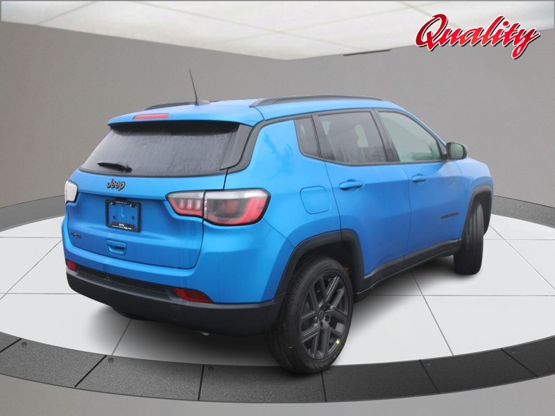 Jeep Compass Vehicle Image 03