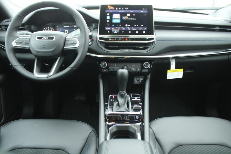 Jeep Compass Vehicle Image 05