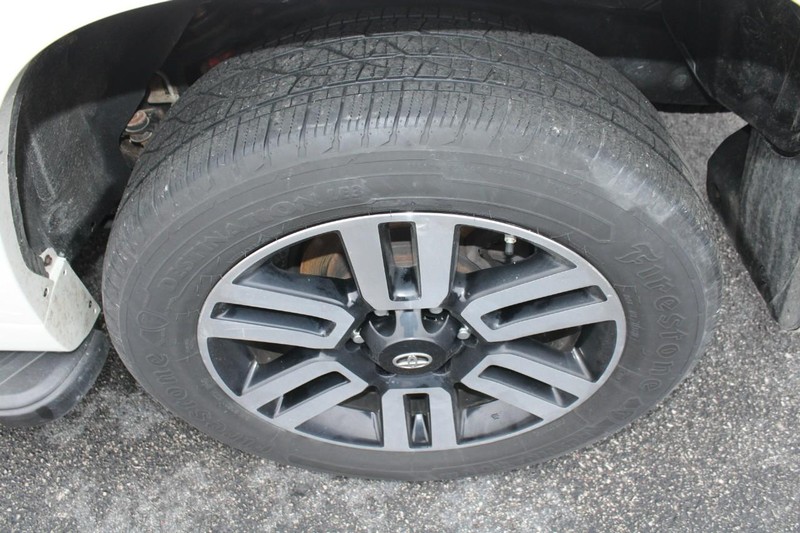 Toyota 4Runner Vehicle Image 07