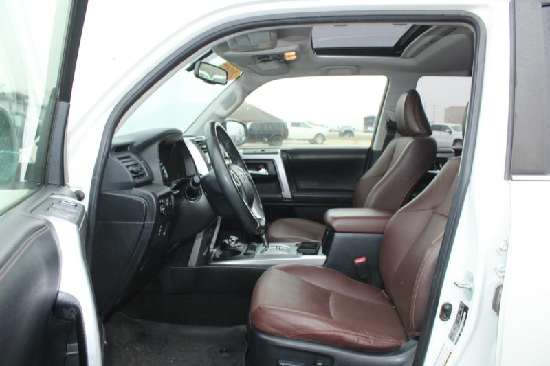 Toyota 4Runner Vehicle Image 08