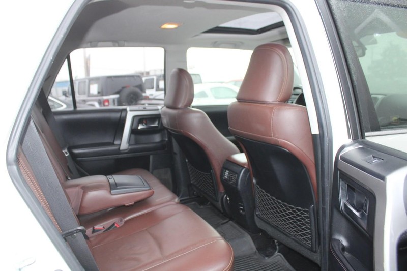 Toyota 4Runner Vehicle Image 12