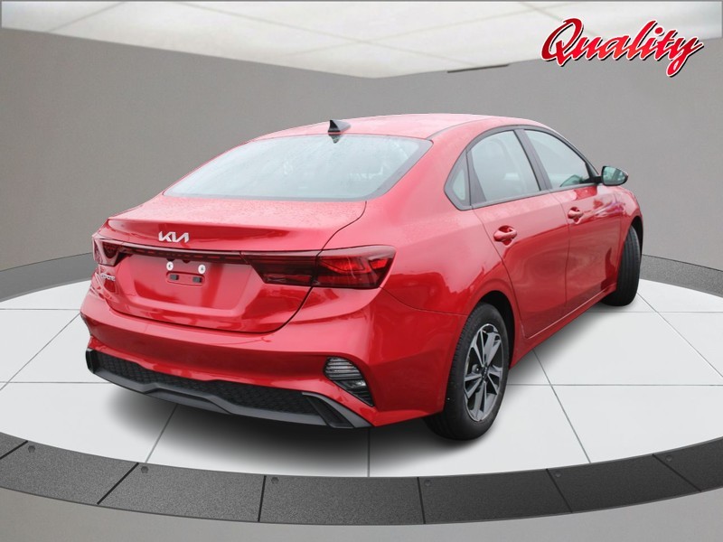 Kia Forte Vehicle Image 03