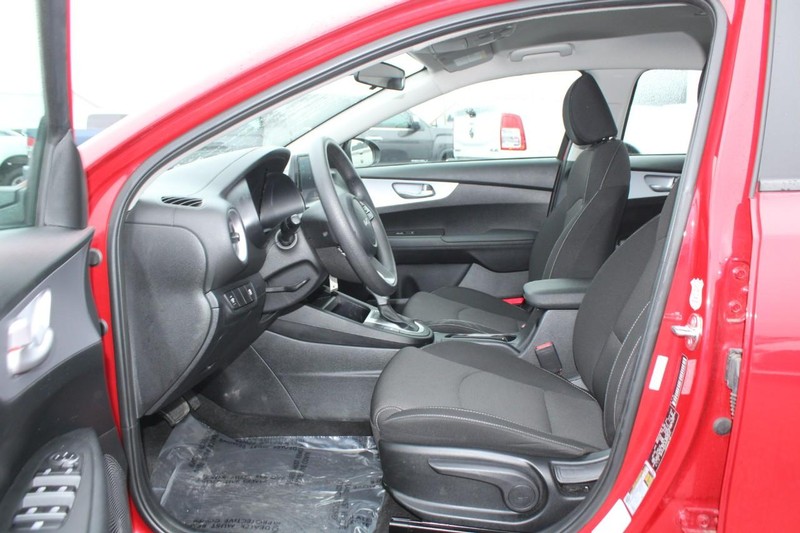 Kia Forte Vehicle Image 07