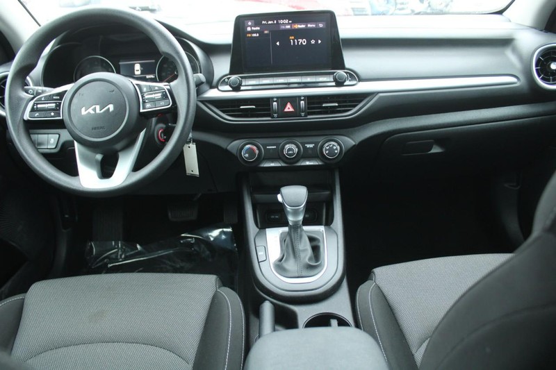 Kia Forte Vehicle Image 13