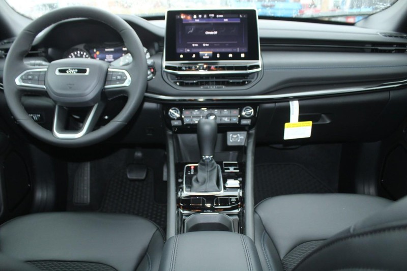 Jeep Compass Vehicle Image 05