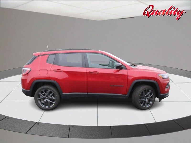 Jeep Compass Vehicle Image 02