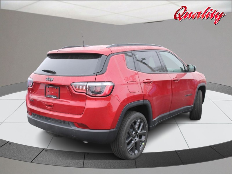 Jeep Compass Vehicle Image 03