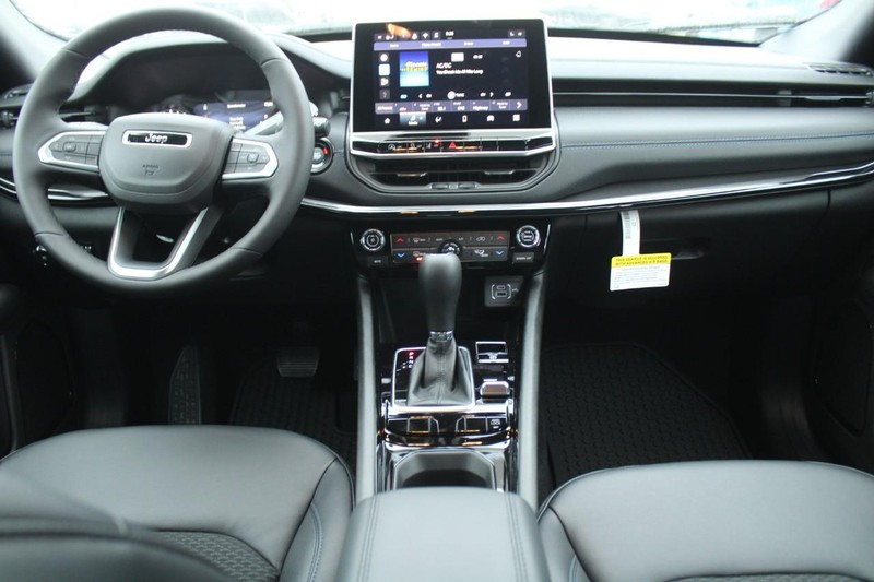 Jeep Compass Vehicle Image 05