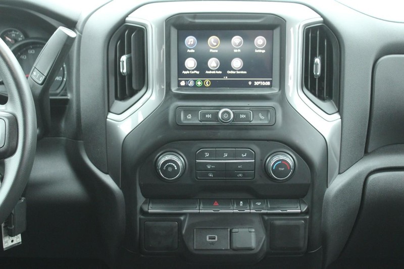 Chevrolet Silverado 1500 Vehicle Full-screen Gallery Image 15