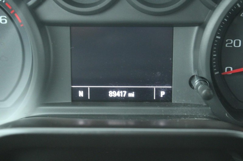 Chevrolet Silverado 1500 Vehicle Full-screen Gallery Image 19