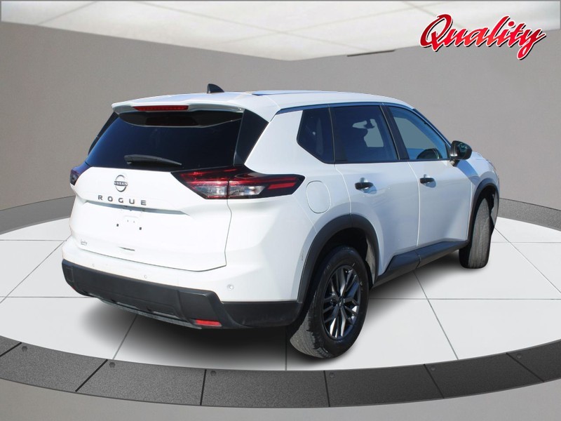 Nissan Rogue Vehicle Image 03
