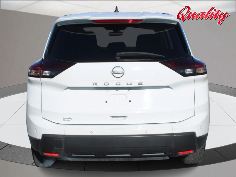 Nissan Rogue Vehicle Image 04