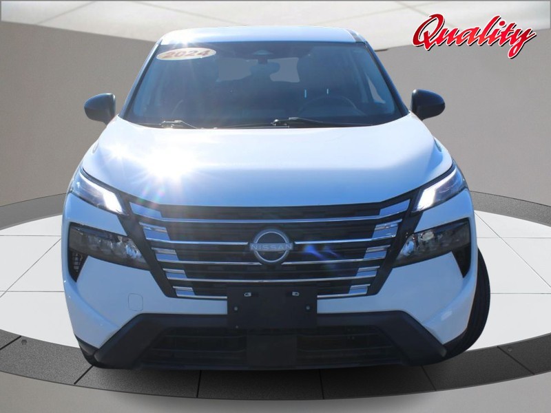 Nissan Rogue Vehicle Image 10