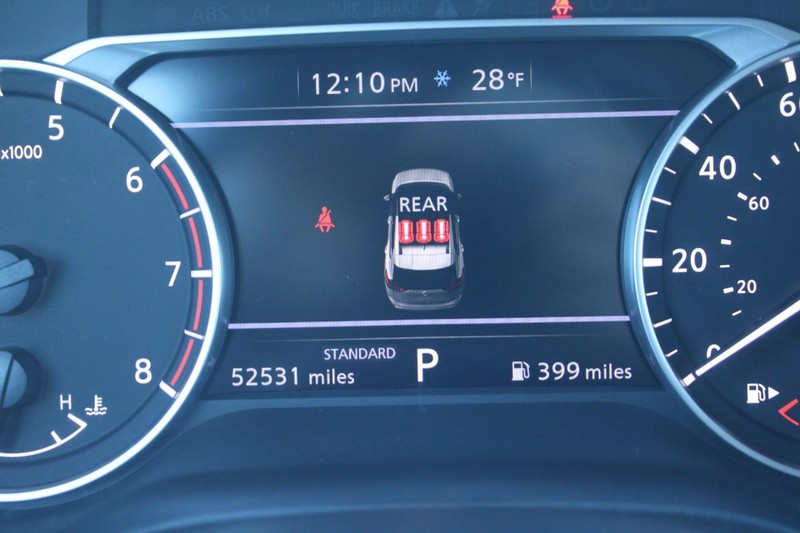 Nissan Rogue Vehicle Image 19