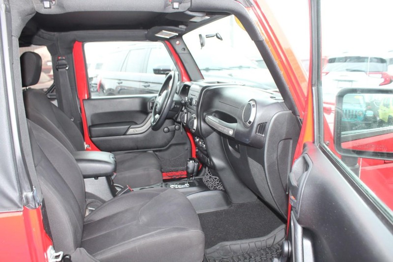 Jeep Wrangler Vehicle Image 10