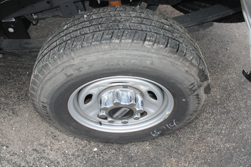 Ford Super Duty F-250 SRW Vehicle Image 07