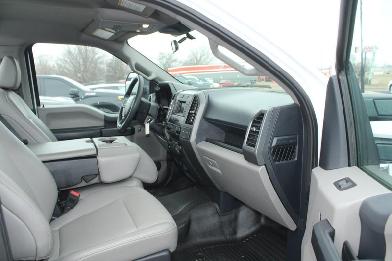 Ford Super Duty F-250 SRW Vehicle Image 11