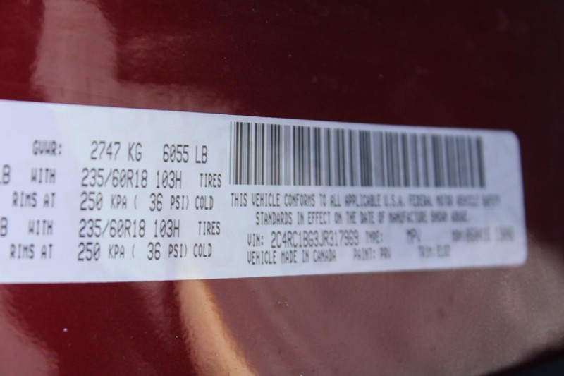 Chrysler Pacifica Vehicle Full-screen Gallery Image 18