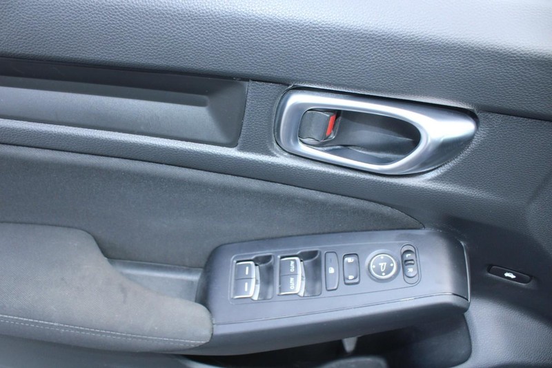 Honda Civic Sedan Vehicle Image 09