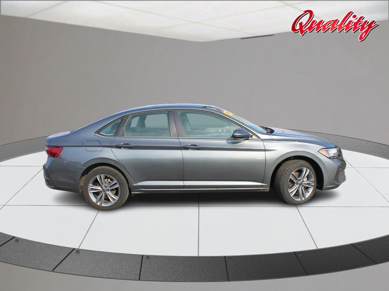 Volkswagen Jetta Vehicle Image 02