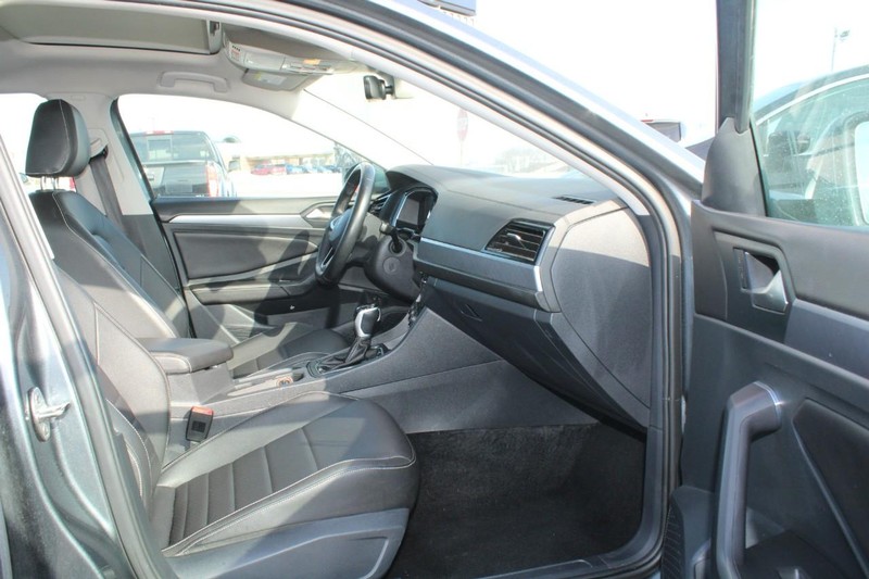 Volkswagen Jetta Vehicle Image 11