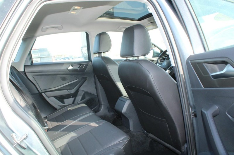 Volkswagen Jetta Vehicle Image 12