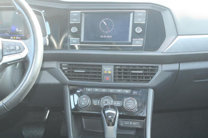 Volkswagen Jetta Vehicle Image 15