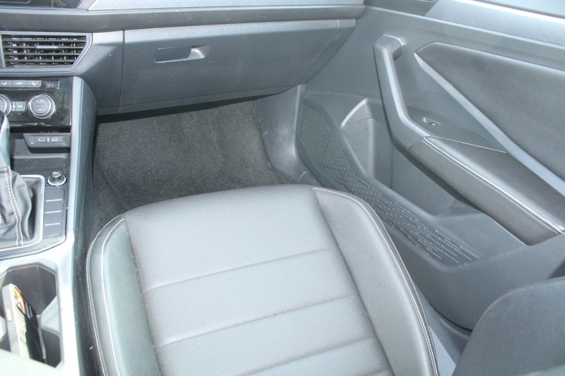 Volkswagen Jetta Vehicle Image 16