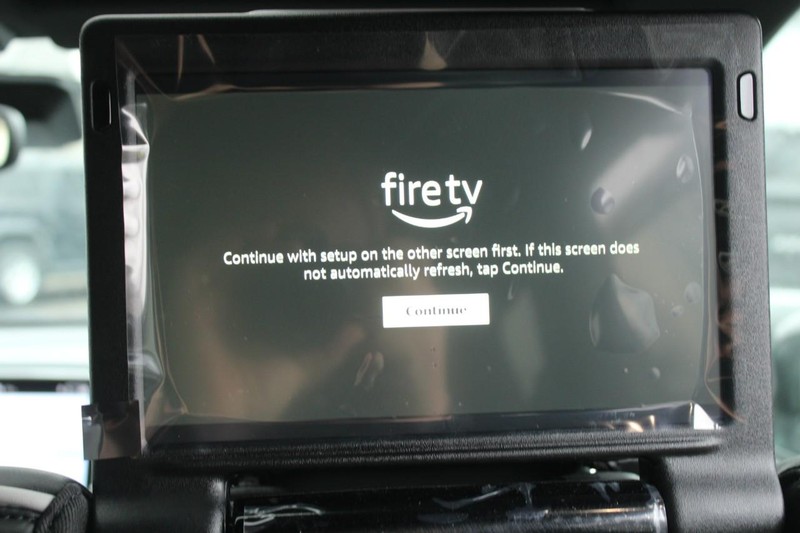 Chrysler Pacifica Vehicle Image 05