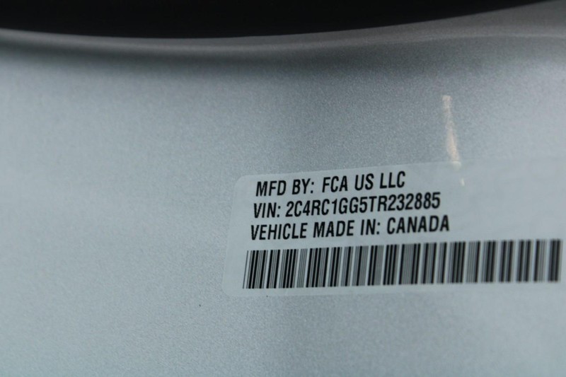 Chrysler Pacifica Vehicle Image 09