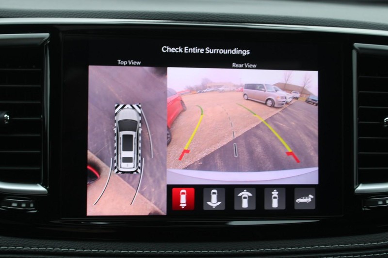 Chrysler Pacifica Vehicle Image 11