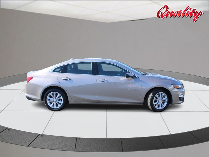 Chevrolet Malibu Vehicle Image 02