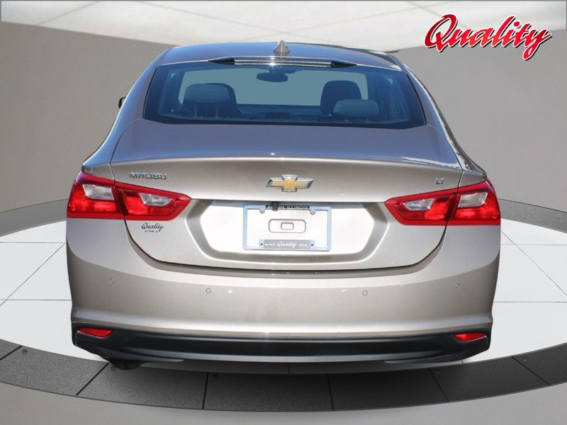 Chevrolet Malibu Vehicle Image 04