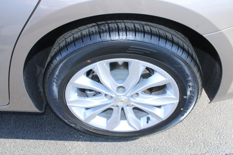 Chevrolet Malibu Vehicle Image 07