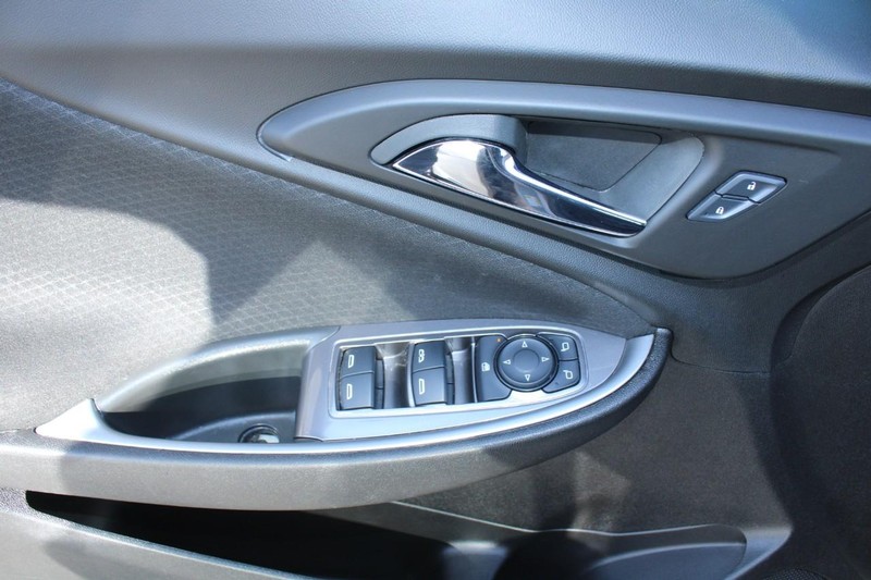 Chevrolet Malibu Vehicle Image 09