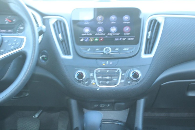 Chevrolet Malibu Vehicle Image 15