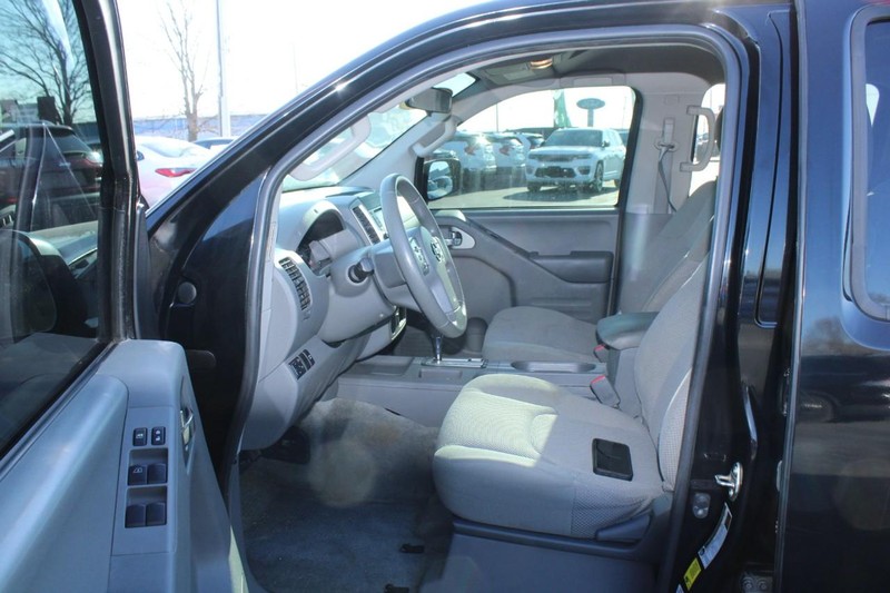 Nissan Frontier Vehicle Image 08