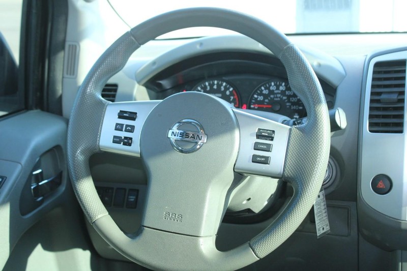 Nissan Frontier Vehicle Image 14