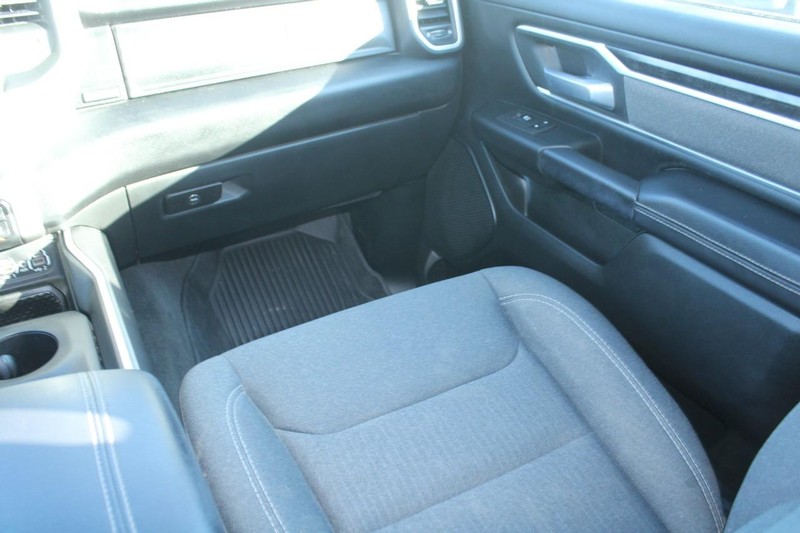 Ram 1500 Vehicle Image 16