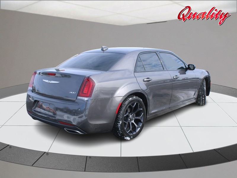 Chrysler 300 Vehicle Image 03