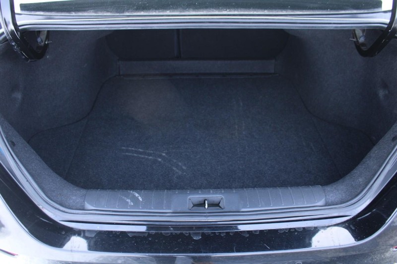 Nissan Sentra Vehicle Image 06