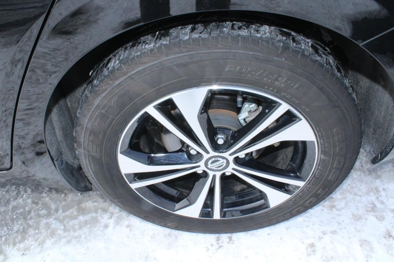 Nissan Sentra Vehicle Image 07